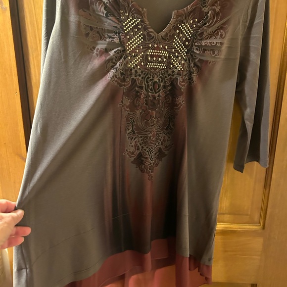 Unity World Wear Top - Picture 3 of 4